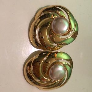 🎀Gold tone earrings🎀